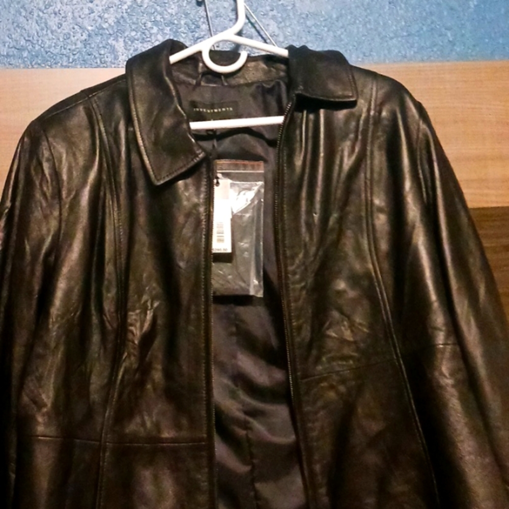 Investments woman's (Lg) black leather jacket